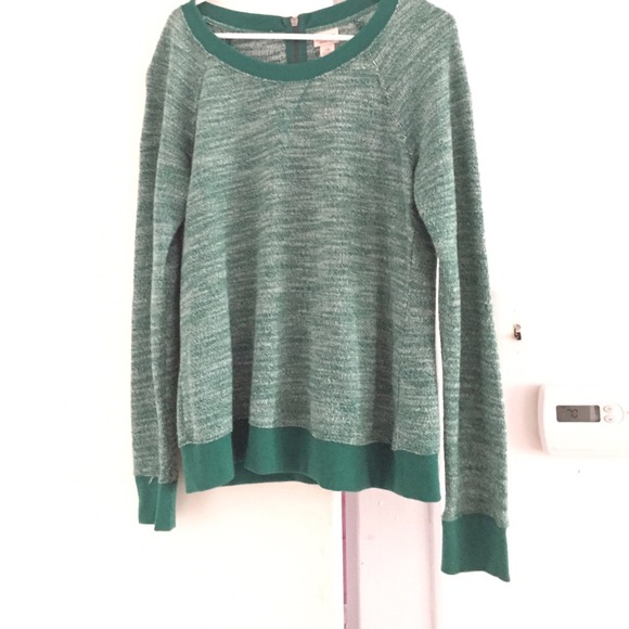 Comfy long sleeve top with zipper embellishment