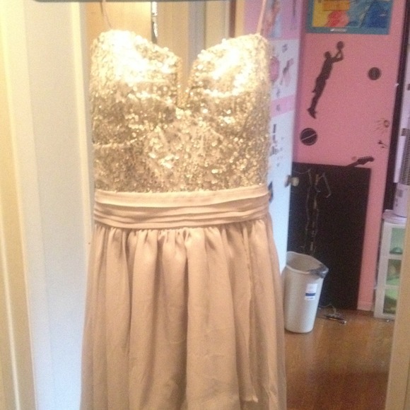 Dress - Picture 2 of 3