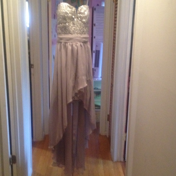 Dress - Picture 3 of 3