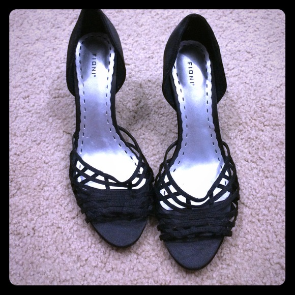 Fioni black dress shoes