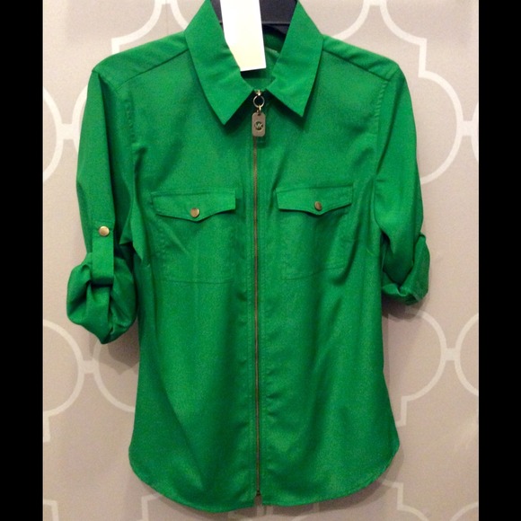 🍀St. Patrick's Day 🍀 NWT- Michael Kors Top