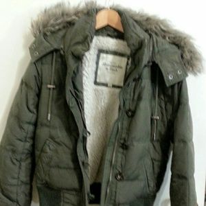 Abercrombie and Fitch women winter outwear size M