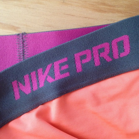 Nike Pro - Picture 3 of 4
