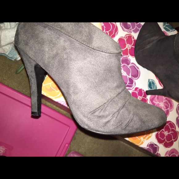 Heals - Picture 2 of 4