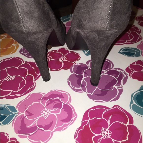 Heals - Picture 3 of 4