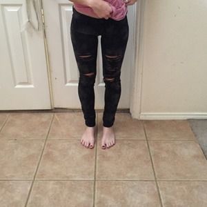 Black ripped skinny jeans