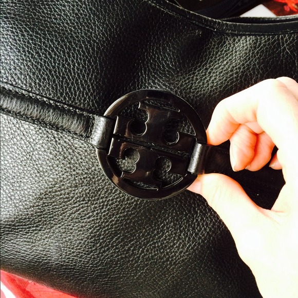 🔴SOLD🔴 Tory Burch Amanda Easy Tote - Picture 4 of 4