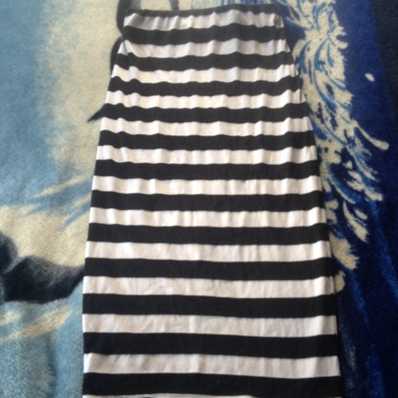 Black and white stripped strapless dress