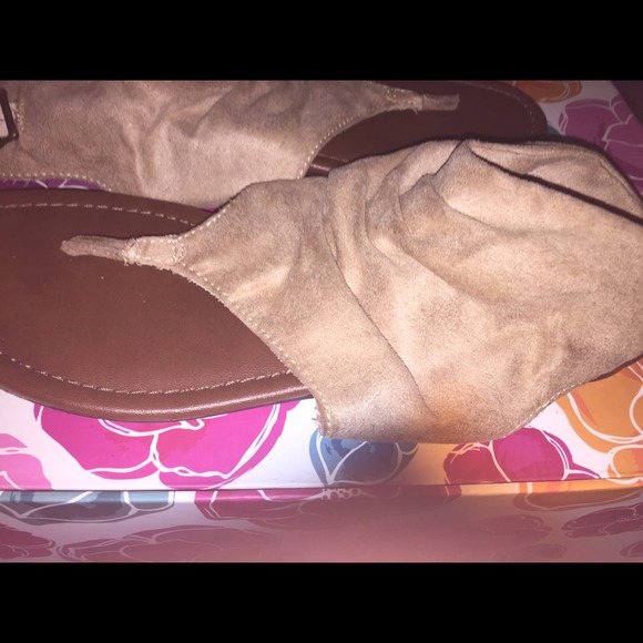 Sandles - Picture 1 of 2