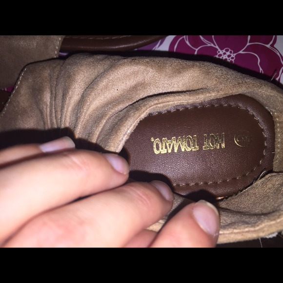 Sandles - Picture 2 of 2