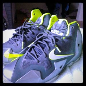 Nike Lebron 11
