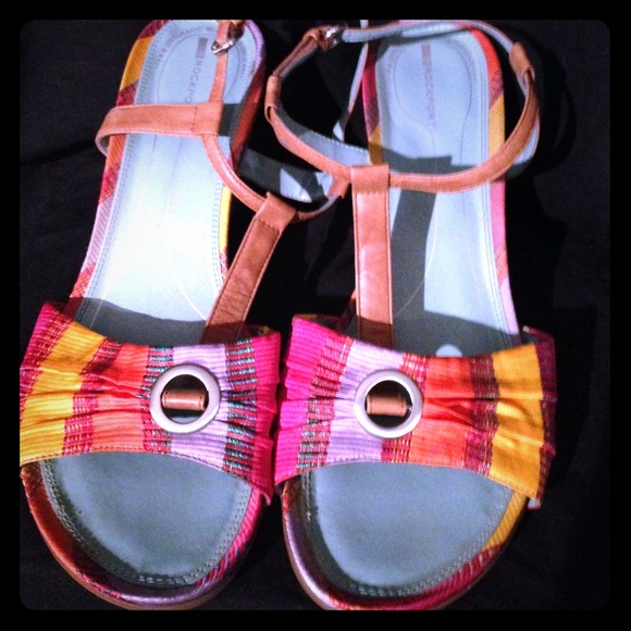Comfy cute Rockport wedge sandals