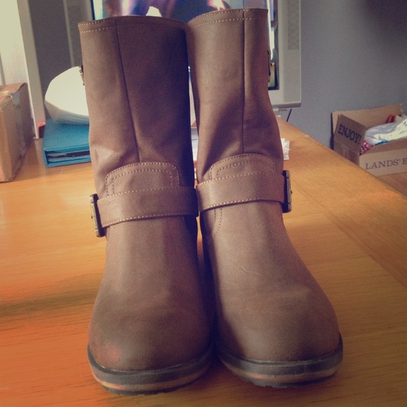Brown ankle boots