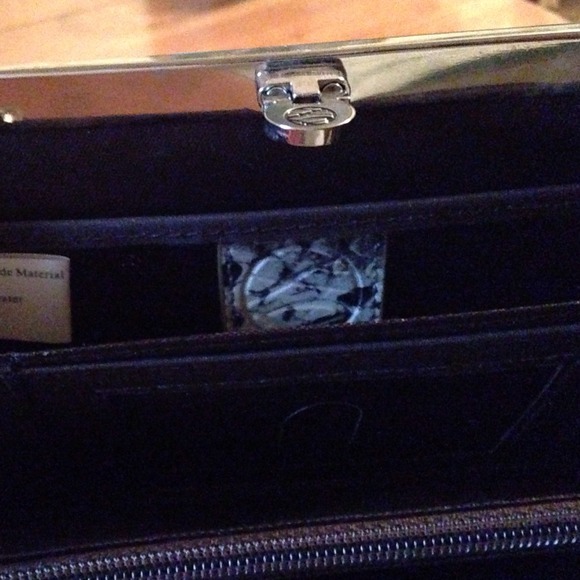 Like new use only once on one occasion - Picture 2 of 2