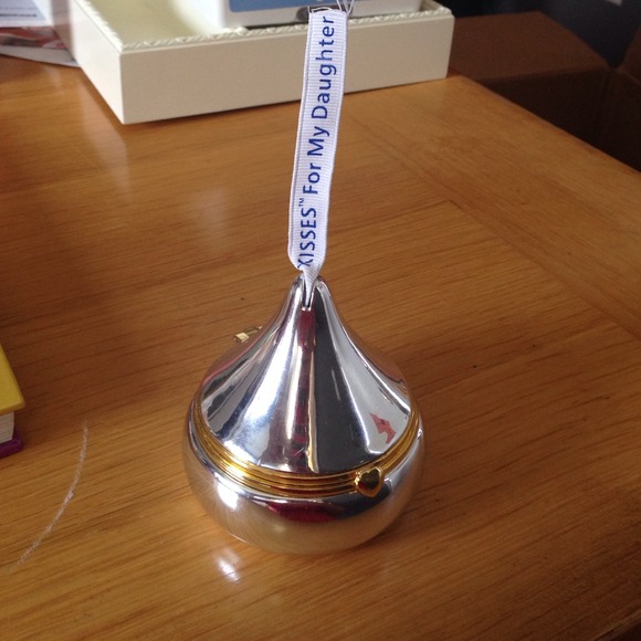 Hershey kiss music box