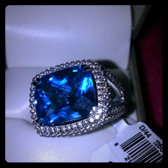 ring big blue topaz 07