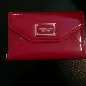 Michael Kors Iphone 4 holder and wallet