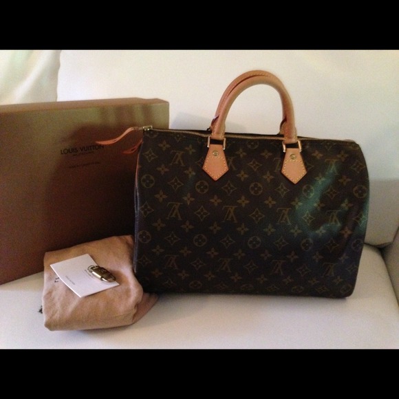 ( SOLD ) Authentic Louis Vuitton Speedy 35