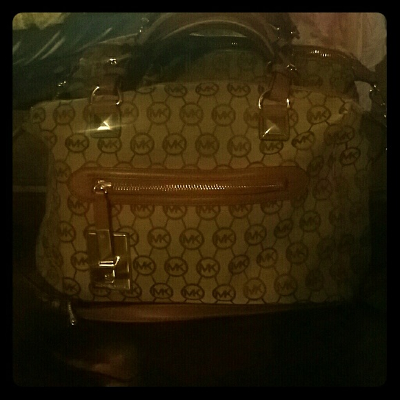 Michael kors satchel