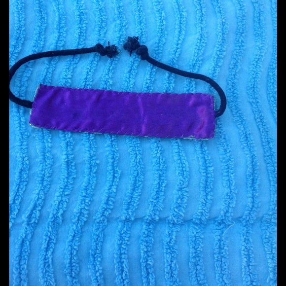 Shells and beads on this pretty bracelet. - Picture 5 of 7