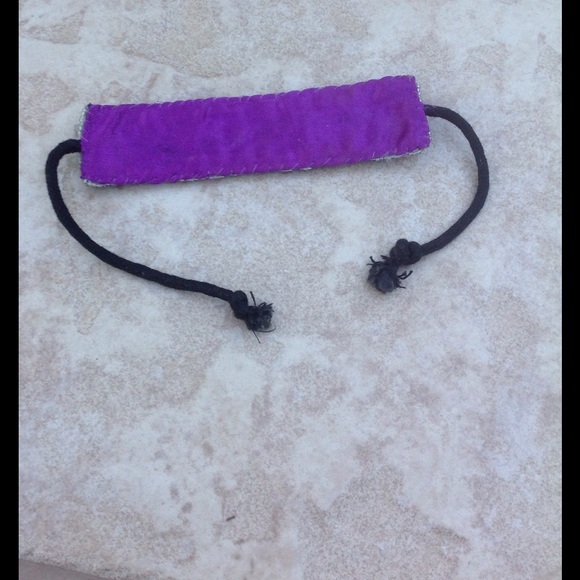 Shells and beads on this pretty bracelet. - Picture 6 of 7