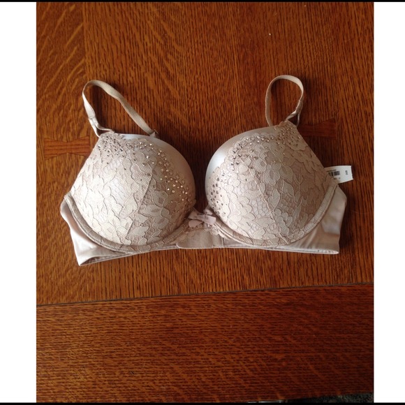 Victoria Secret Nude Bombshell Push Up Bra 36B