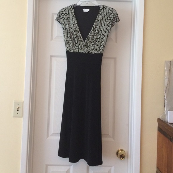 London Tines Black & Ivory Dress NWOT