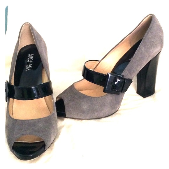 💥sold in bundle💥 Michael Kors Gray Black Heel