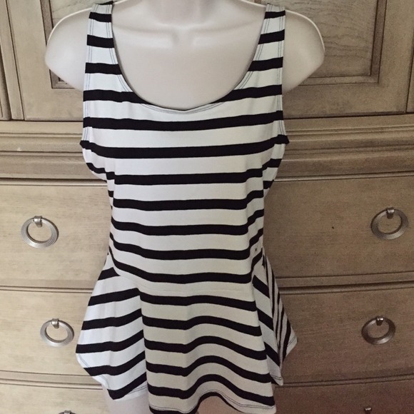Express top - Picture 1 of 3