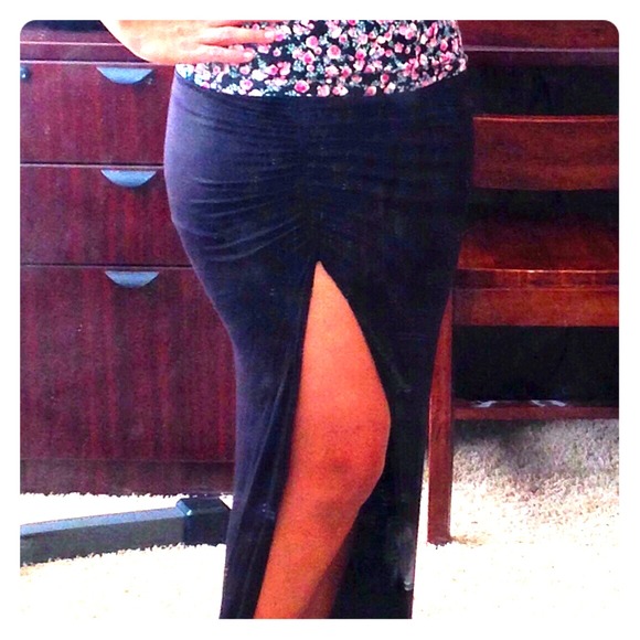 Brand new black skirt with front slit