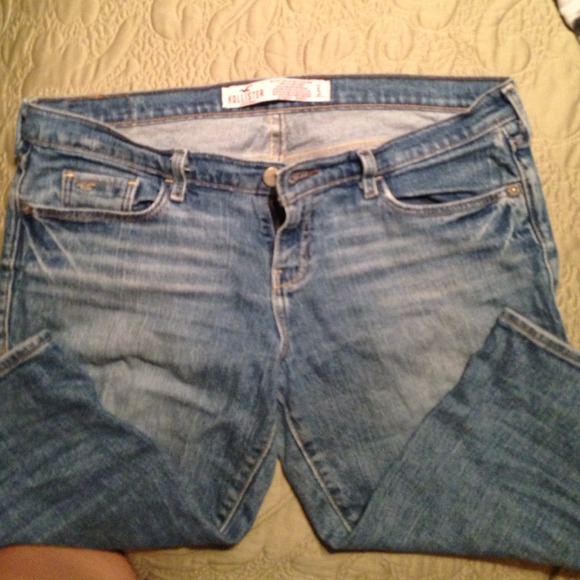 Hollister Capris & Mudd top Bundle