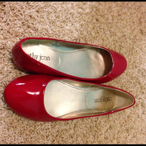 Red flat shoes
