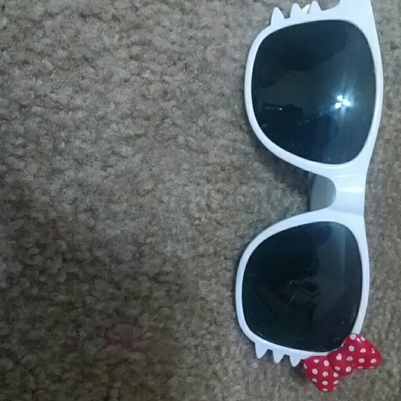 Hello kitty sunglasses
