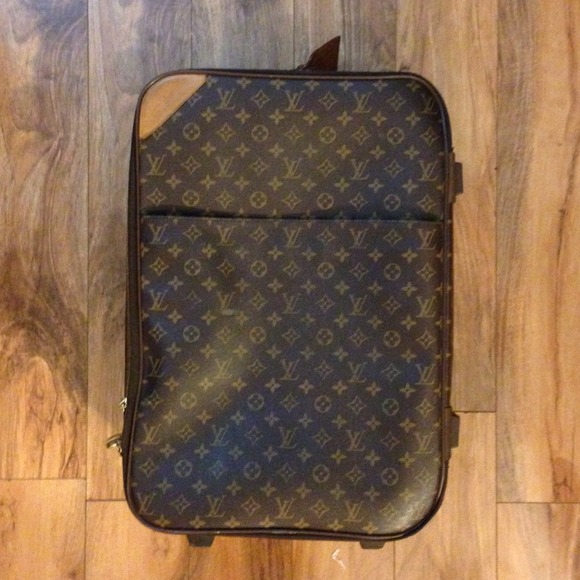 Louis Vuitton Handbags - 🍂LV Pegase 60 Monogram luggage🍂