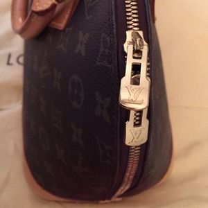 **SOLD** Louis Vuitton Alma Monogram