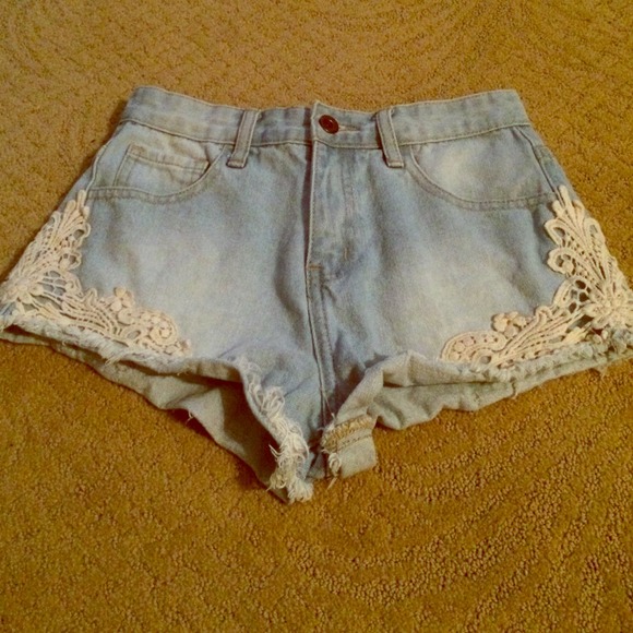 Light was high waisted lace shorts
