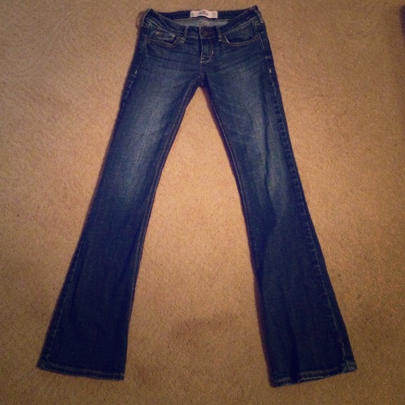 Medium wash bootcut jeans