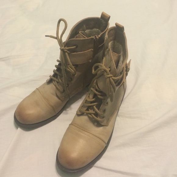 De Blossom Collection combat boots