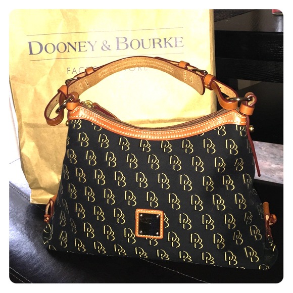 Dooney & Bourke purse