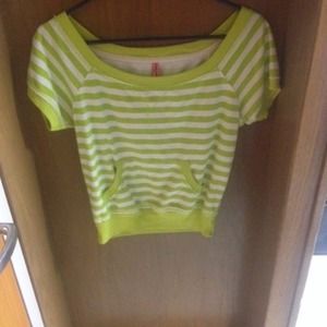 Cute rue 21 sweatshirt like top!