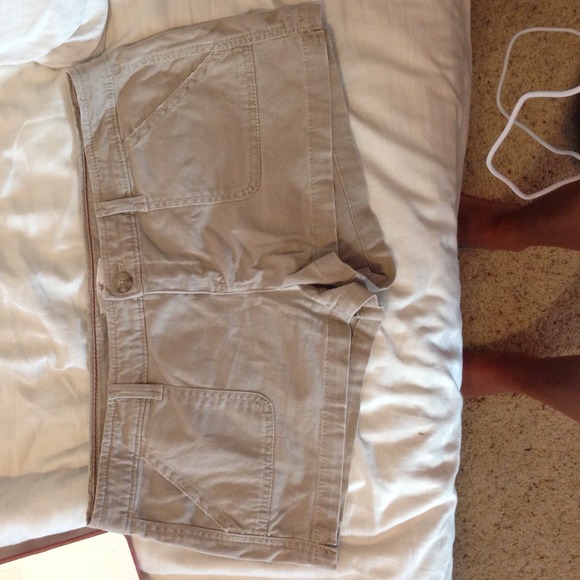 Hollister khaki shorts