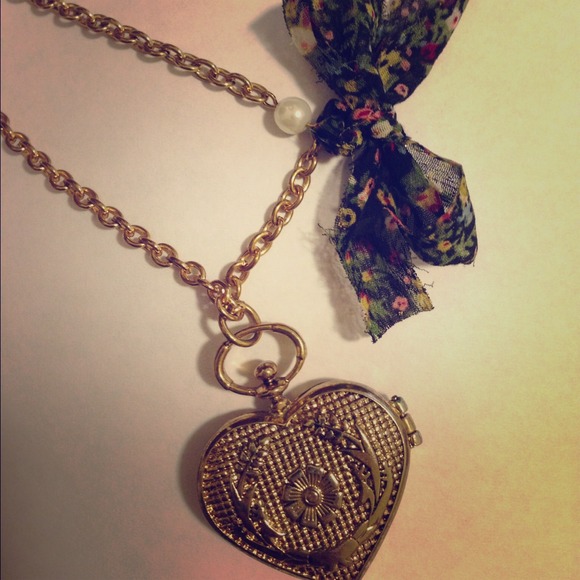 Long necklace