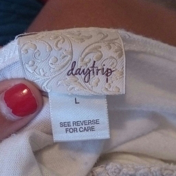 A long sleeve daytrip top - Picture 2 of 3