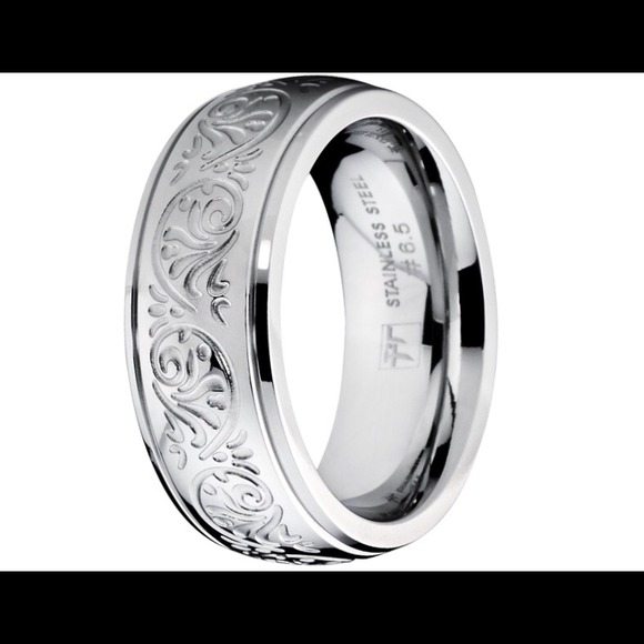 Engraved Florentine Ring
