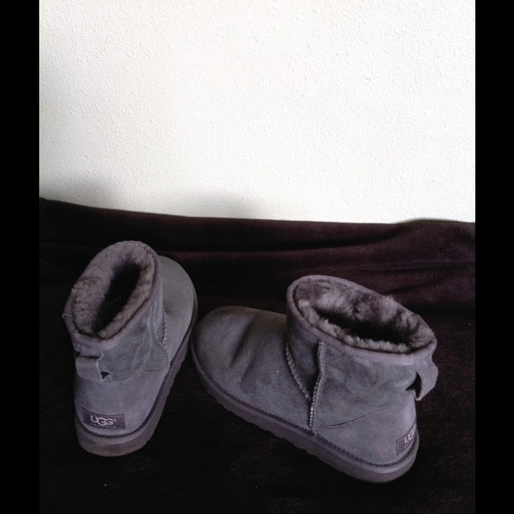 Women's uggs worn twice!