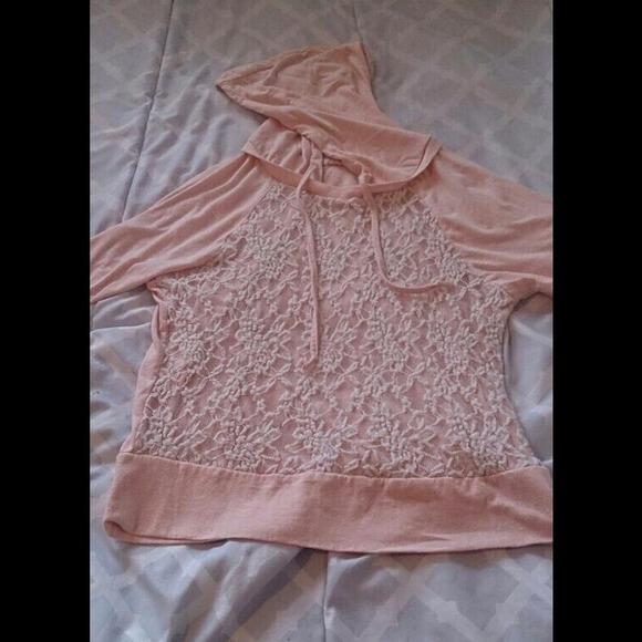 Smoke free home:). Light pink lace sweat shirt
