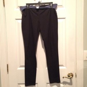 Black yoga pants w/ purple band