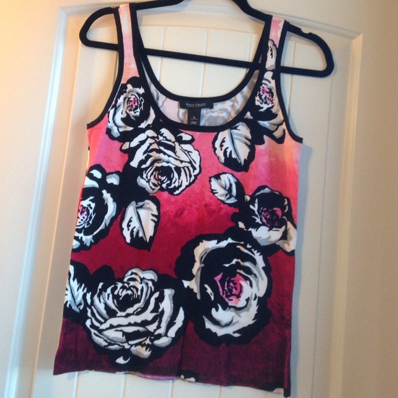 ❌ SOLD Floral print tank