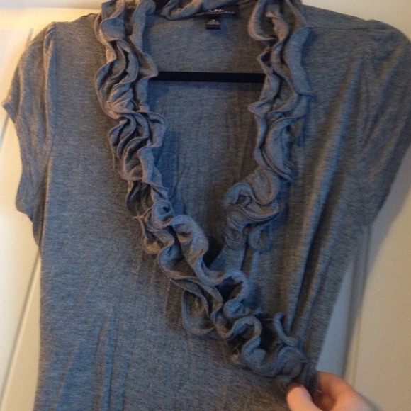 ❌ SOLD Gray top