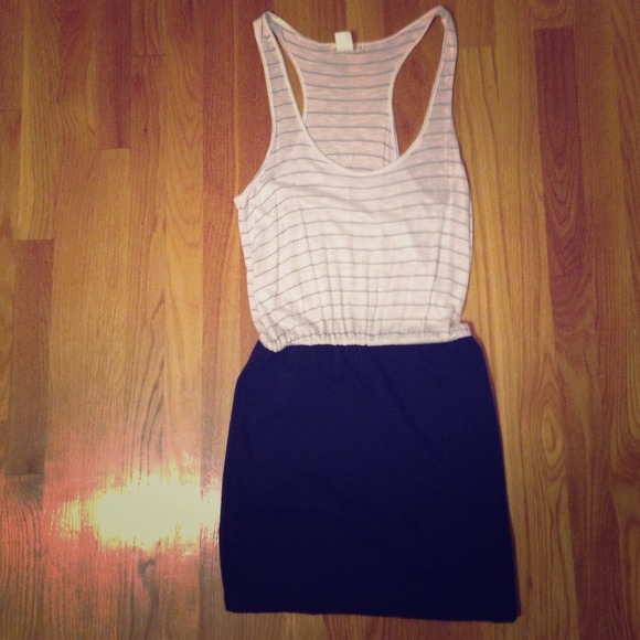 Skirt-shirt style dark navy and white dress